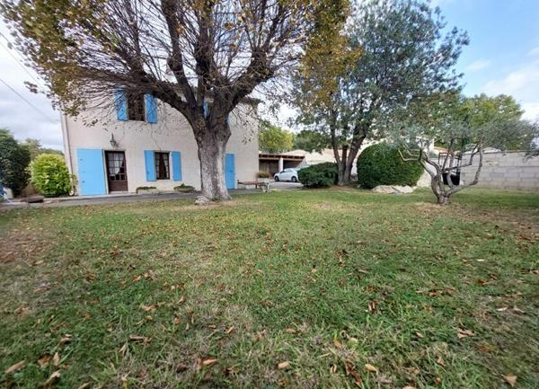 Maison à vendre    7 pièces •  Saint-Martin-de-Crau