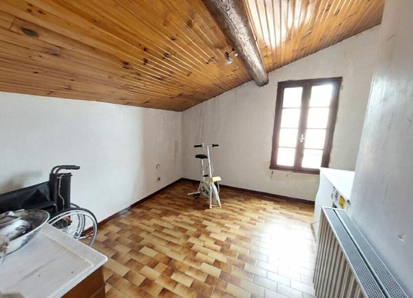 Maison à vendre    7 pièces •  Saint-Martin-de-Crau