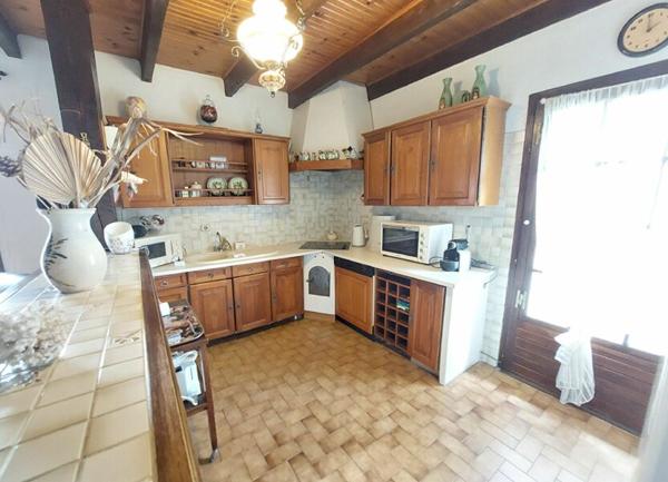 Maison à vendre    7 pièces •  Saint-Martin-de-Crau