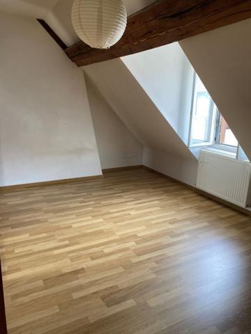 À VENDRE Appartement F5 duplex Provins centre-ville