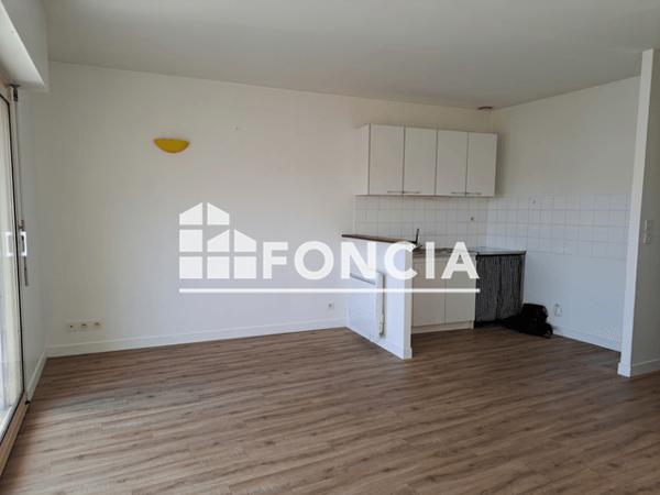 Location Appartement 3 pièces 51 m² - 16 RUE DU PARADIS La Seguiniere 49280