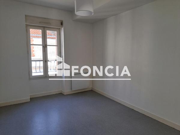Location Appartement 3 pièces 51 m² - 16 RUE DU PARADIS La Seguiniere 49280