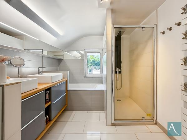 Maison de ville - 90 m2 habitables - 3 chambres, atelier/dépendance, terrasses, jardin - Montlhéry 91310