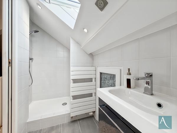 Maison de ville - 90 m2 habitables - 3 chambres, atelier/dépendance, terrasses, jardin - Montlhéry 91310