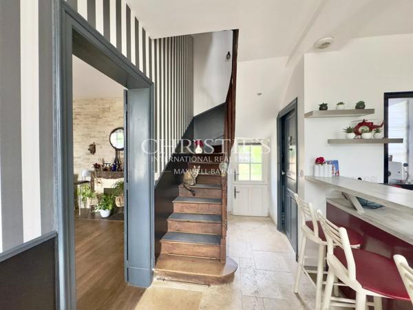 Manoir néoclassique au fil de la Loire