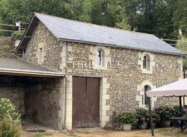 Manoir néoclassique au fil de la Loire