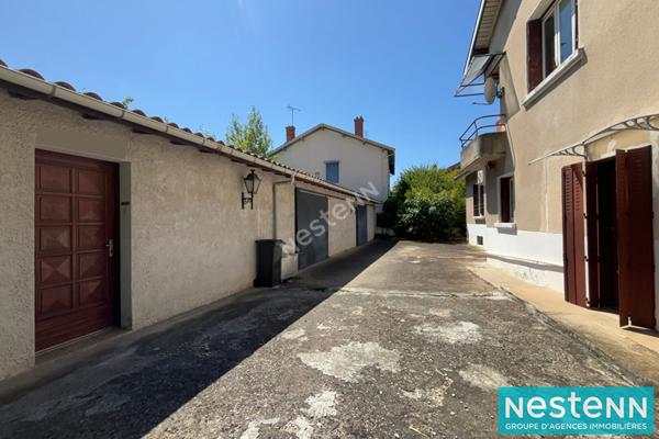 Maison Villeurbanne 5 pièce(s) 141 m2 - 500 m² de terrain et des dépendances