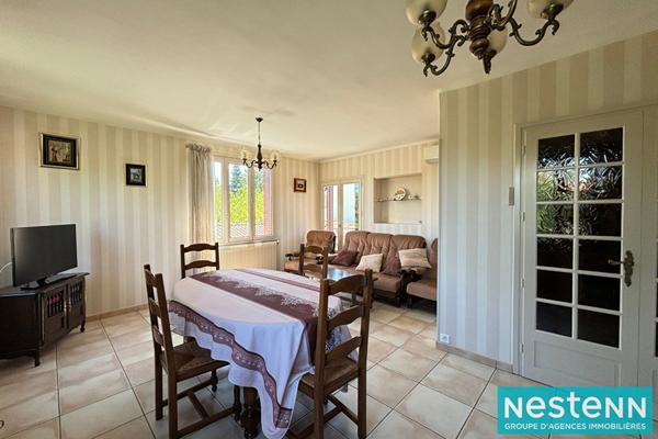 Maison Villeurbanne 5 pièce(s) 141 m2 - 500 m² de terrain et des dépendances