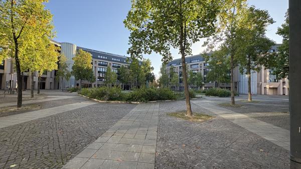 Plateau de bureaux lumineux de 359,67 m² avec parkings - Orléans Ouest, proximité Pont de l'Europe