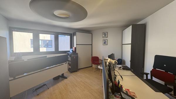 Plateau de bureaux lumineux de 359,67 m² avec parkings - Orléans Ouest, proximité Pont de l'Europe