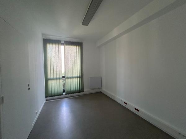 BUREAUX - À VENDRE - SAINT NAZAIRE - 123 M2 - TERTIAIRE - APROLIS - A LOUER