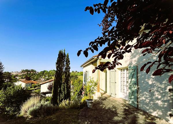 Maison de plain-pied dans un environnement privilégié Montmoreau