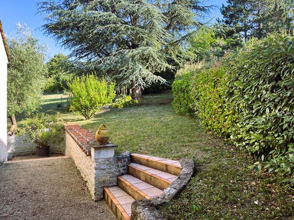 Maison de plain-pied dans un environnement privilégié Montmoreau