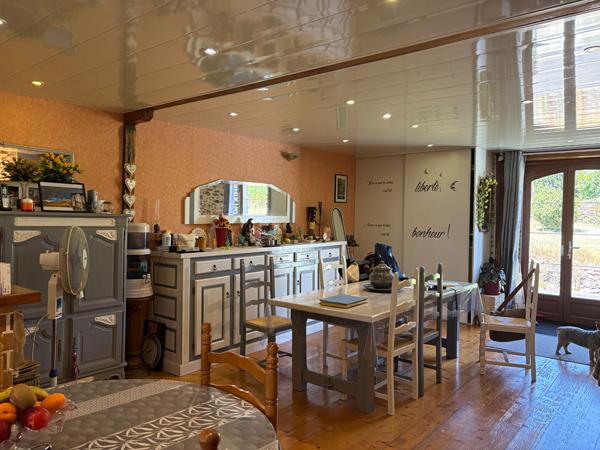 Ensemble immobilier de rapport -3 maisons Soursac
