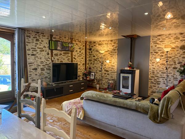 Ensemble immobilier de rapport -3 maisons Soursac