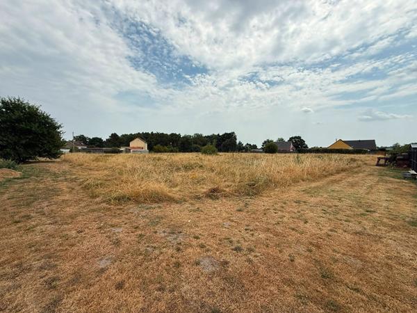 TERRAIN LA SUZE SUR SARTHE