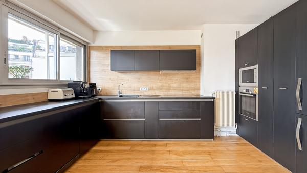 PARIS 16e HENRI HEINE 3 PIÈCES 92 M² 5e ÉTAGE BALCON SUR JARDIN