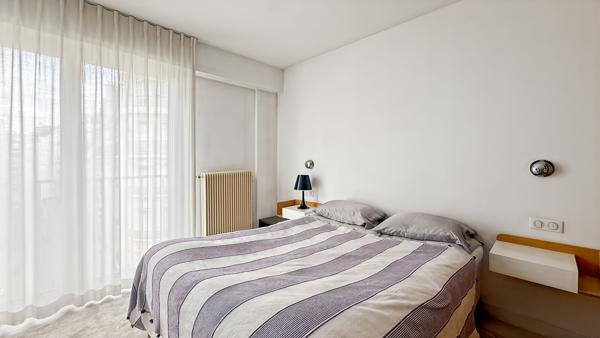 PARIS 16e HENRI HEINE 3 PIÈCES 92 M² 5e ÉTAGE BALCON SUR JARDIN
