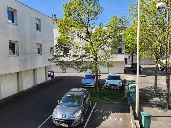 Appartement avec terrasse et garage à 2 mn de la Pépinière