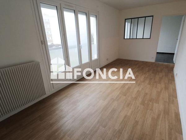 Location Studio 34.42 m² - 3 SQUARE DU NOZEROY Maurepas 78310