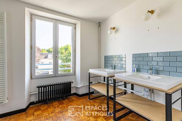 Maison familiale avec jardin et dépendances aménagées