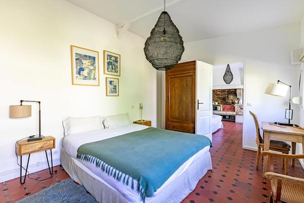 Maison familiale avec jardin et dépendances aménagées