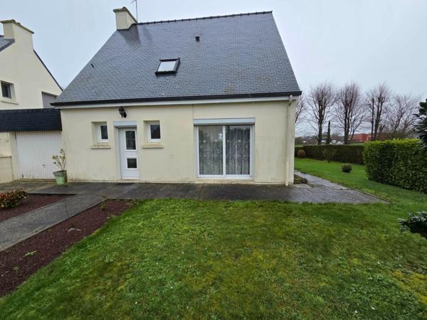 Maison à LA ROCHE-DERRIEN, 22450 - 5 pièces 96m²