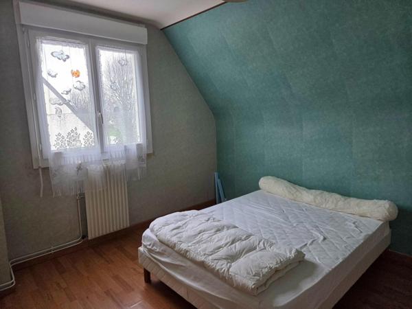 Maison à LA ROCHE-DERRIEN, 22450 - 5 pièces 96m²