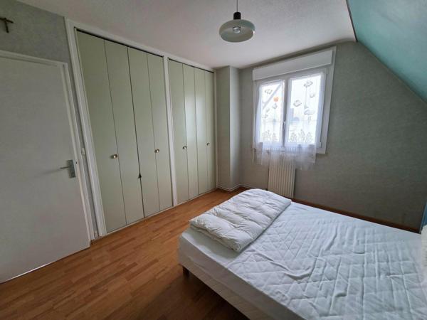 Maison à LA ROCHE-DERRIEN, 22450 - 5 pièces 96m²