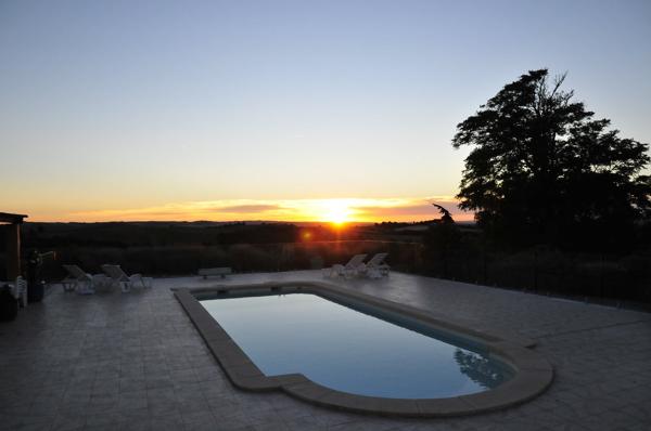 Magnifique emplacement pour ce domaine avec 5 maisons Montreal