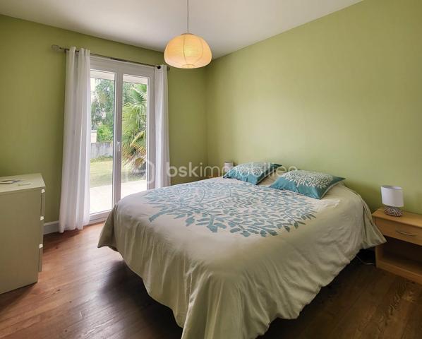 MAISON EN TRÈS BON ÉTAT – 5 CHAMBRES – TERRAIN DE 2250 M² – PISCINE – PANNEAUX SOLAIRES.

📍 Situation idéale entre Pau, Tarbes et Vic-en-Bigorre, à seulement 5 km de Ger et 15 km de Soumoulou.
Nichée dans un environnement calme et verdoyant, cette maison de 160 m² habitables offre un cadre de vie privilégié pour une famille à la recherche d'espace, de confort et de tranquillité.
Implantée sur une belle parcelle de 2250 m², elle séduira également les personnes souhaitant développer une activité professionnelle à domicile ou accueillir une grande famille dans les meilleures conditions.
👉 Un bien polyvalent qui s'adapte à différents projets de vie.

🏡 LA MAISON
Vous bénéficiez de plain-pied de :
• Cuisine indépendante
• Salle à manger
• Salon lumineux
• 2 chambres
• Bureau
• Salle d'eau
• WC séparé

🌞Une extension baignée de lumière vient compléter ce niveau et offre de nombreuses possibilités :
• Grande salle de réception familiale
• Salle de jeux
• Espace de loisirs
• Activité professionnelle ou libérale

À l'étage :
• 2 grandes chambres climatisées avec dressings
• Salle d'eau
• Salon détente ou salle de jeux

⭐ Une maison fonctionnelle et parfaitement adaptée à la vie de famille.

🚗 ESPACES ET FONCTIONNALITÉS
• Grand garage
• Parking pouvant accueillir jusqu'à 6 véhicules
• Deux terrasses pour profiter des beaux jours
• Piscine hors-sol
• Nombreux espaces de rangement
= Une propriété offrant confort, praticité et possibilités d'évolution selon vos besoins.

🌳 UN CADRE PRIVILÉGIÉ
• Terrain plat de 2250 m²
• Environnement calme
• Exposition plein sud
• Cadre verdoyant et agréable

📍À proximité immédiate :
• Écoles primaires et secondaires
• Ramassage scolaire en bout de rue
• Commerces et services accessibles rapidement.
= Le parfait équilibre entre campagne et commodités.

⚙️ CARACTÉRISTIQUES TECHNIQUES
• Maison en très bon état général
• Double vitrage sur l'ensemble de la maison
• Exposition plein sud
• Panneaux solaires produisant environ 2 kW
• Chauffe-eau thermodynamique
• Poêle à bois
• Climatisation à l'étage
= Des équipements performants permettant de maîtriser les dépenses énergétiques tout au long de l'année.

⭐ CE QUI REND CE BIEN UNIQUE
Cette propriété réunit plusieurs atouts rarement réunis :
✔ Une grande surface habitable adaptée aux familles nombreuses
✔ Un espace professionnel déjà disponible sans travaux importants
✔ Un emplacement stratégique entre Pau, Tarbes et Vic-en-Bigorre
✔ Un terrain généreux au calme
✔ Des équipements énergétiques modernes réduisant les coûts de fonctionnement
= Elle conviendra parfaitement à une famille, à une assistante maternelle, à une profession libérale ou à toute personne recherchant un lieu de vie spacieux et évolutif.

👉 UNE OPPORTUNITÉ À DÉCOUVRIR SANS TARDER
Une maison chaleureuse, économique et polyvalente où chacun pourra concrétiser son projet de vie.

Contactez-nous dès maintenant pour organiser votre visite et découvrir tout son potentiel.
Plus d’informations : 06 41 46 70 80  de 9H30 à 20H20 7/7,