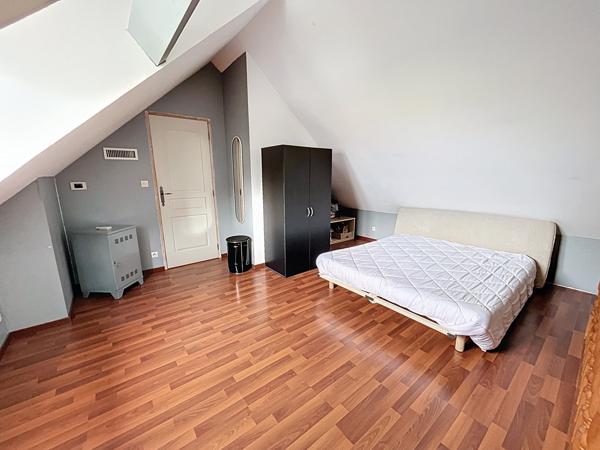 Ancien corps de ferme rénové – 5 Chambres – charme et potentiel à Mesnils-sur-Iton