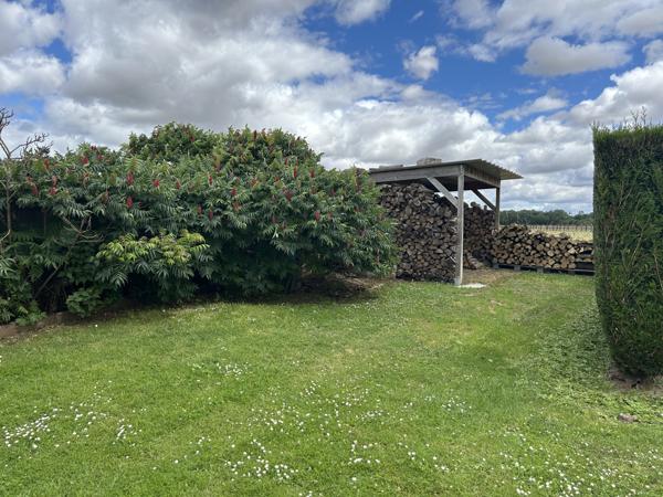 Ancien corps de ferme rénové – 5 Chambres – charme et potentiel à Mesnils-sur-Iton