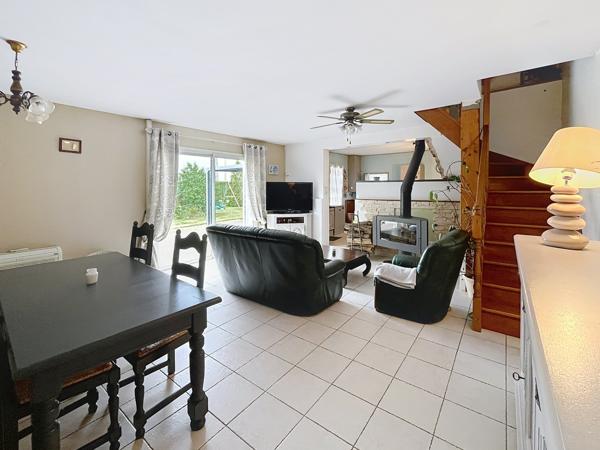 Ancien corps de ferme rénové – 5 Chambres – charme et potentiel à Mesnils-sur-Iton