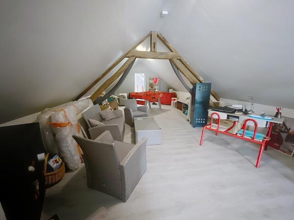 Ancien corps de ferme rénové – 5 Chambres – charme et potentiel à Mesnils-sur-Iton