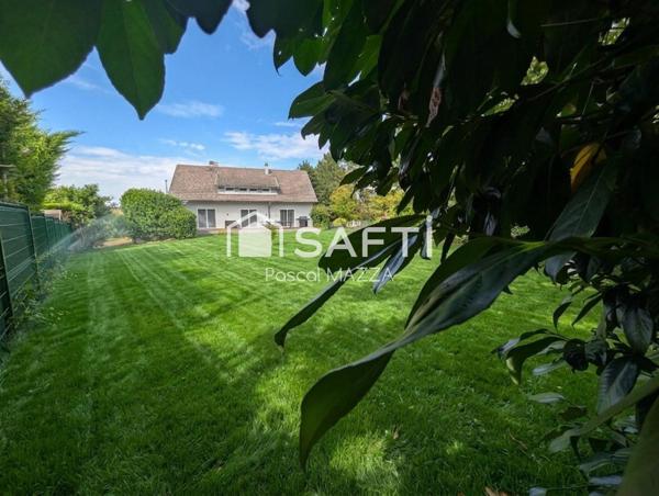 Superbe maison sur les hauteurs, 7p 5 chambres, de 183m² sur 1331m² de terrain, entièrement rénovée