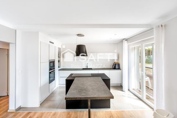 Superbe maison sur les hauteurs, 7p 5 chambres, de 183m² sur 1331m² de terrain, entièrement rénovée