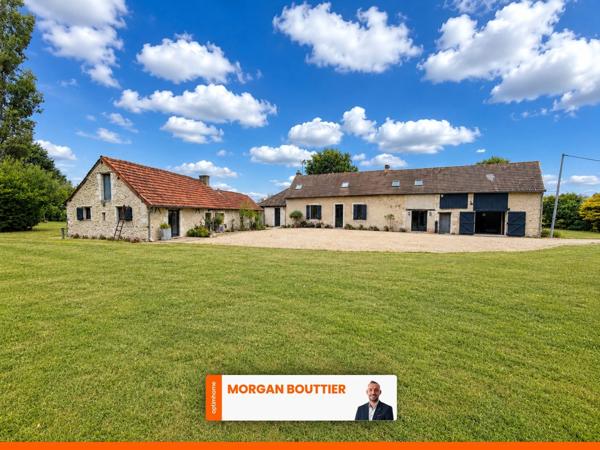 Propriété de caractère avec piscine, T2 indépendant, studio et près de 4 hectares à NOYANT-VILLAGES (49)