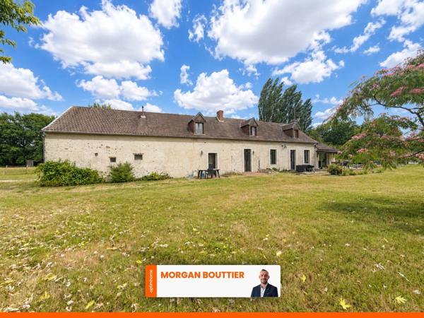 Propriété de caractère avec piscine, T2 indépendant, studio et près de 4 hectares à NOYANT-VILLAGES (49)