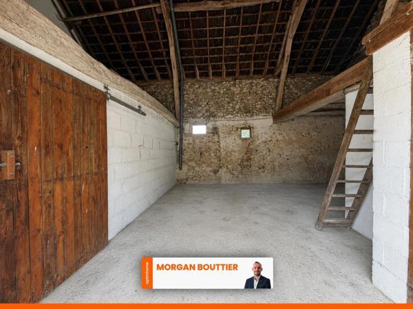 Propriété de caractère avec piscine, T2 indépendant, studio et près de 4 hectares à NOYANT-VILLAGES (49)