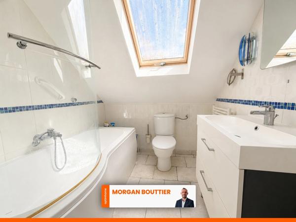 Propriété de caractère avec piscine, T2 indépendant, studio et près de 4 hectares à NOYANT-VILLAGES (49)