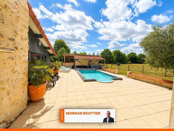 Propriété de caractère avec piscine, T2 indépendant, studio et près de 4 hectares à NOYANT-VILLAGES (49)