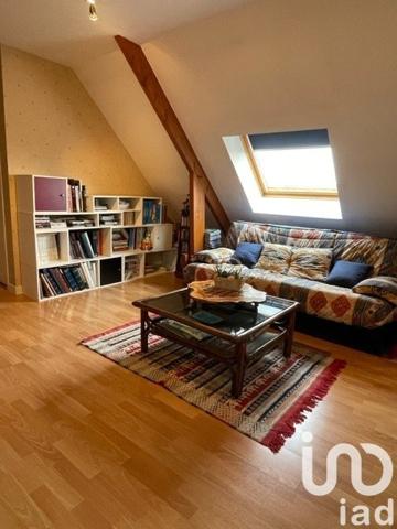 Maison traditionnelle 7 pièces de 200 m² à Chaingy (45380)