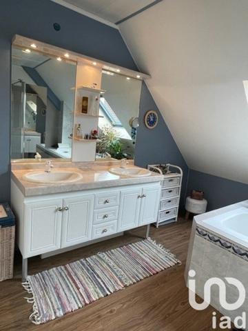 Maison traditionnelle 7 pièces de 200 m² à Chaingy (45380)