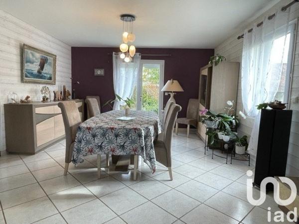 Maison traditionnelle 7 pièces de 200 m² à Chaingy (45380)