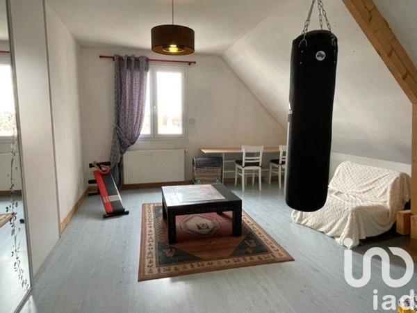 Maison traditionnelle 7 pièces de 200 m² à Chaingy (45380)