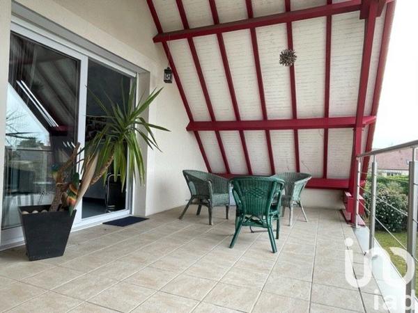 Maison traditionnelle 7 pièces de 200 m² à Chaingy (45380)