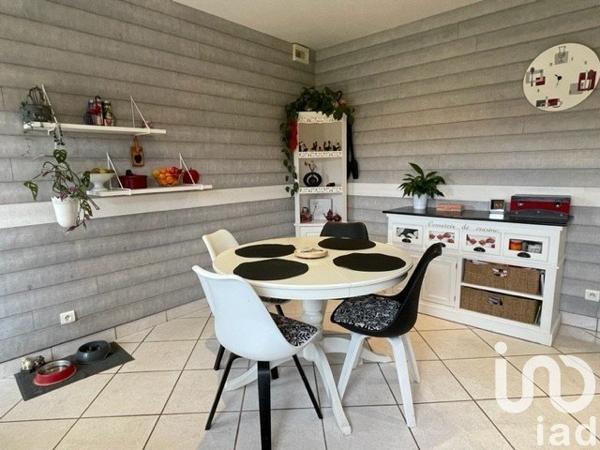 Maison traditionnelle 7 pièces de 200 m² à Chaingy (45380)