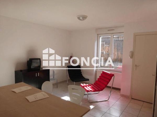 Location Appartement 2 pièces 41.2 m² - 75 RUE DE CHARLIEU Roanne 42300