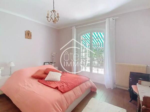 Pineuilh : Villa de plain-pied avec garage et jardin clos